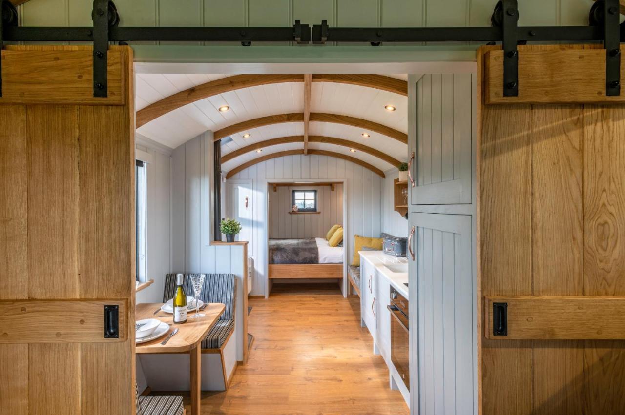 Monkwood Shepherds Hut - Ockeridge Rural Retreats Вустер Екстер'єр фото