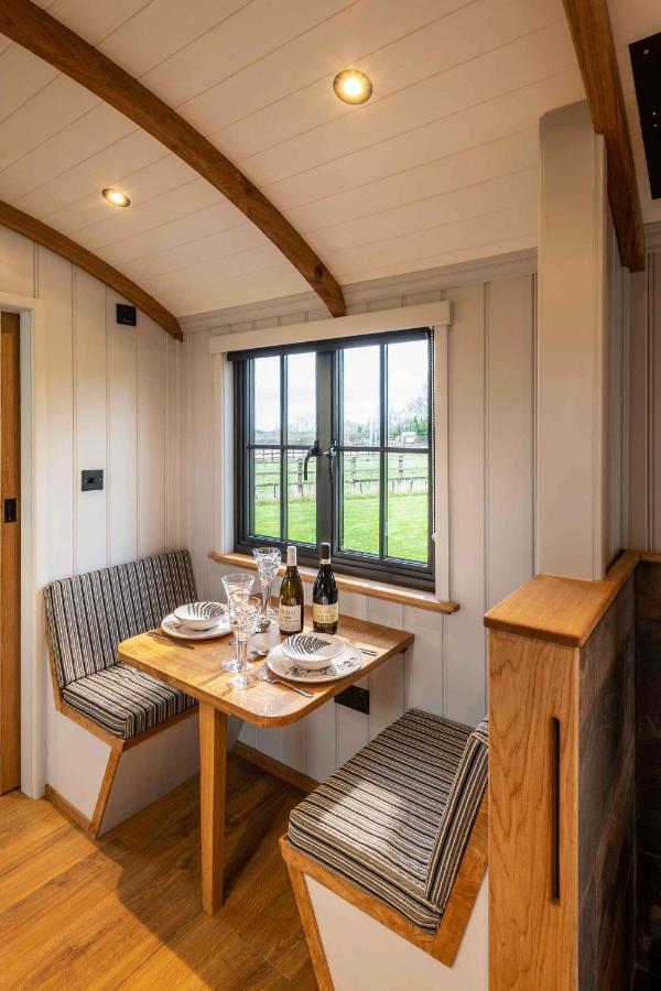 Monkwood Shepherds Hut - Ockeridge Rural Retreats Вустер Екстер'єр фото
