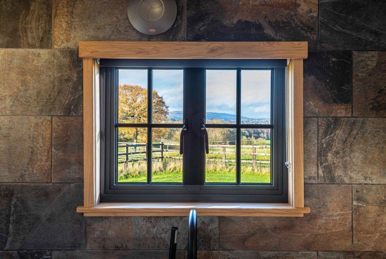 Monkwood Shepherds Hut - Ockeridge Rural Retreats Вустер Екстер'єр фото
