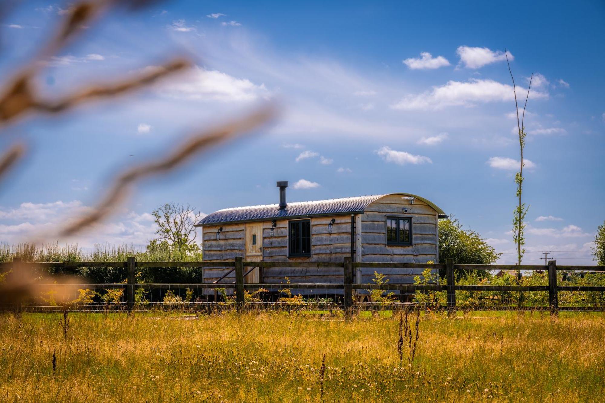 Monkwood Shepherds Hut - Ockeridge Rural Retreats Вустер Екстер'єр фото